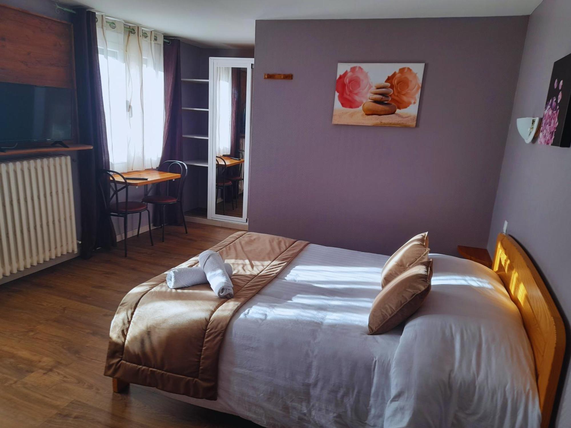 Le Catalan - Hotel Et Appartements Mont-Louis Zewnętrze zdjęcie