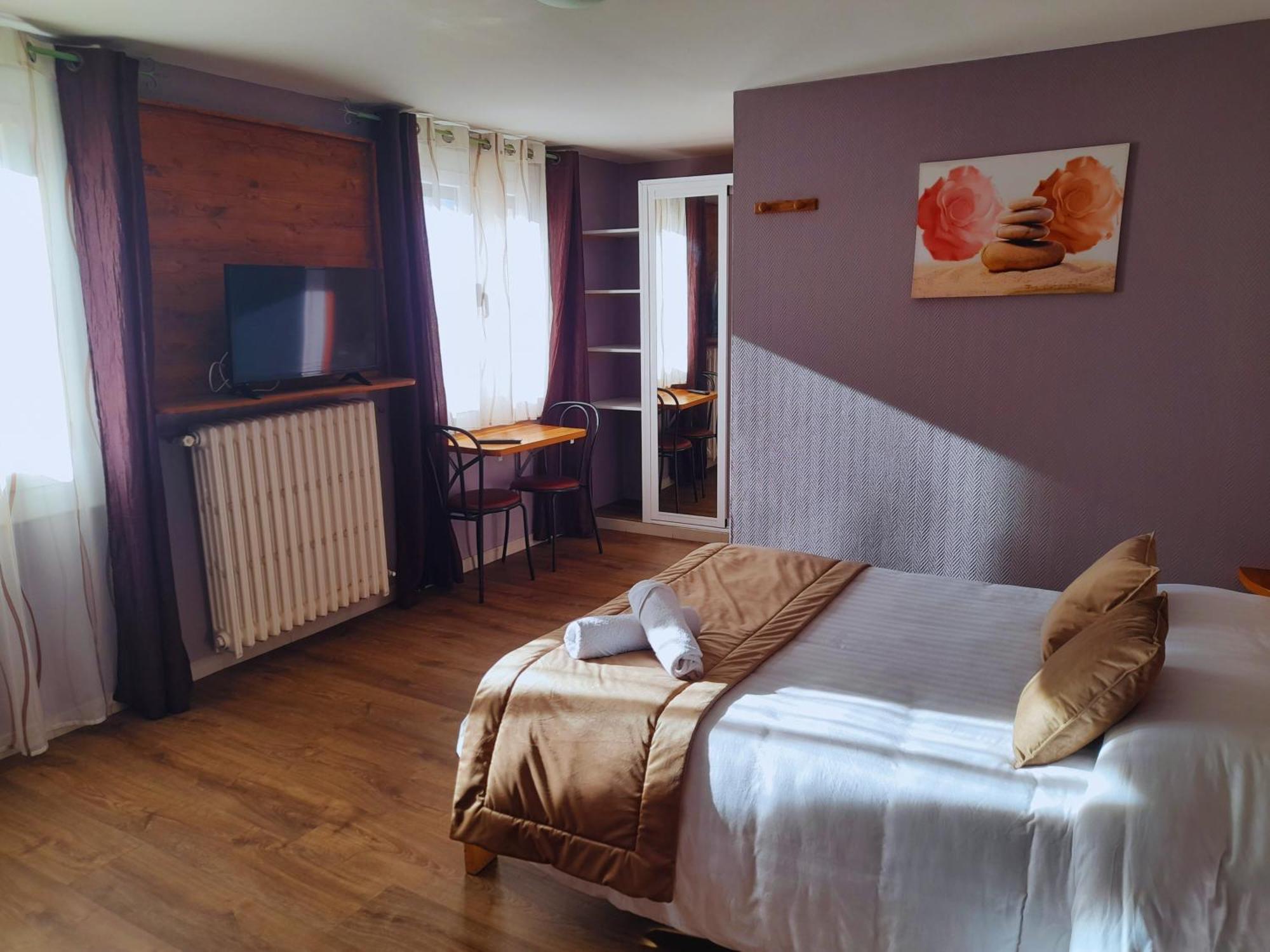 Le Catalan - Hotel Et Appartements Mont-Louis Zewnętrze zdjęcie