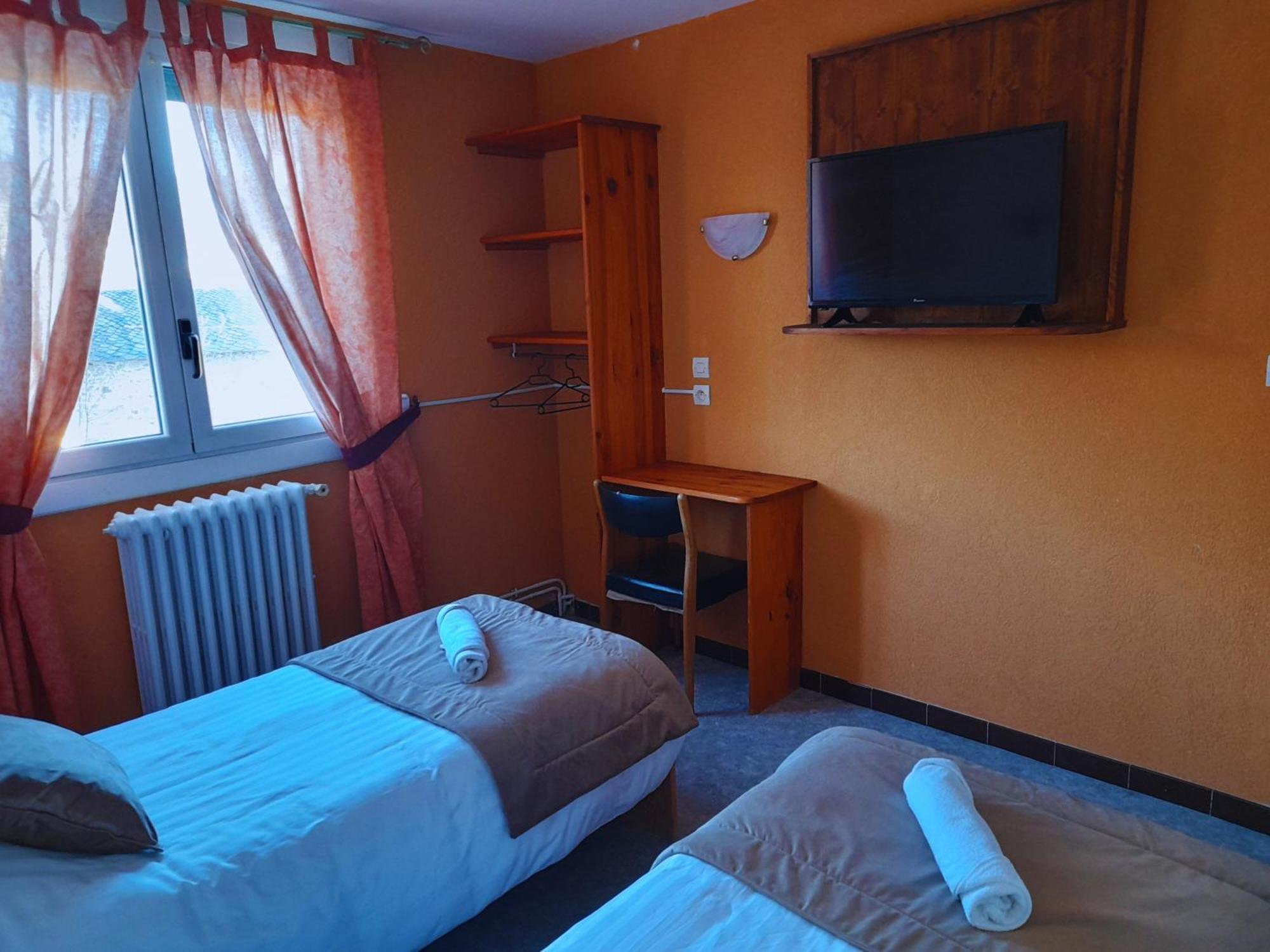 Le Catalan - Hotel Et Appartements Mont-Louis Zewnętrze zdjęcie